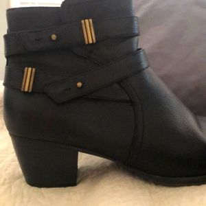 Naturalizer Booties